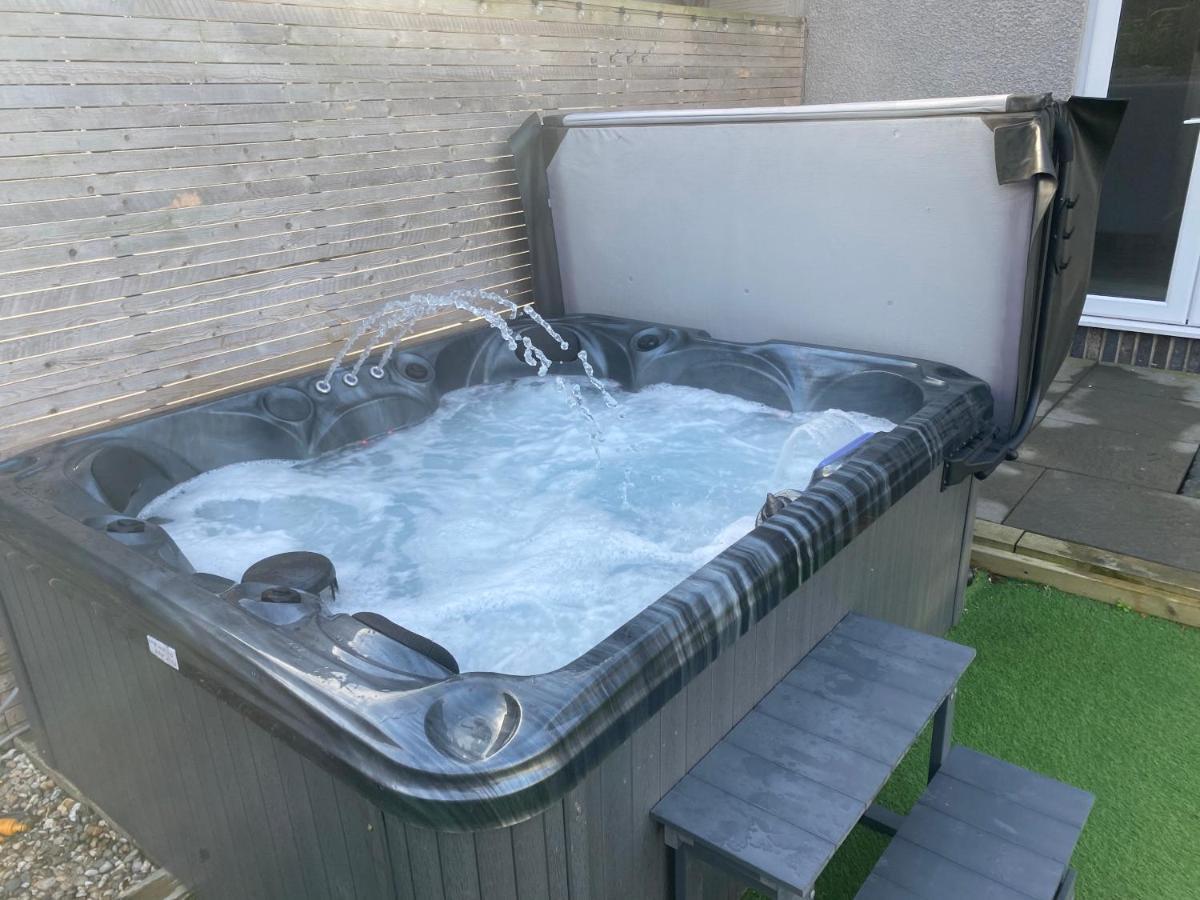 No40Barmouth-Modern,Spacious&Hot Tub Exterior photo