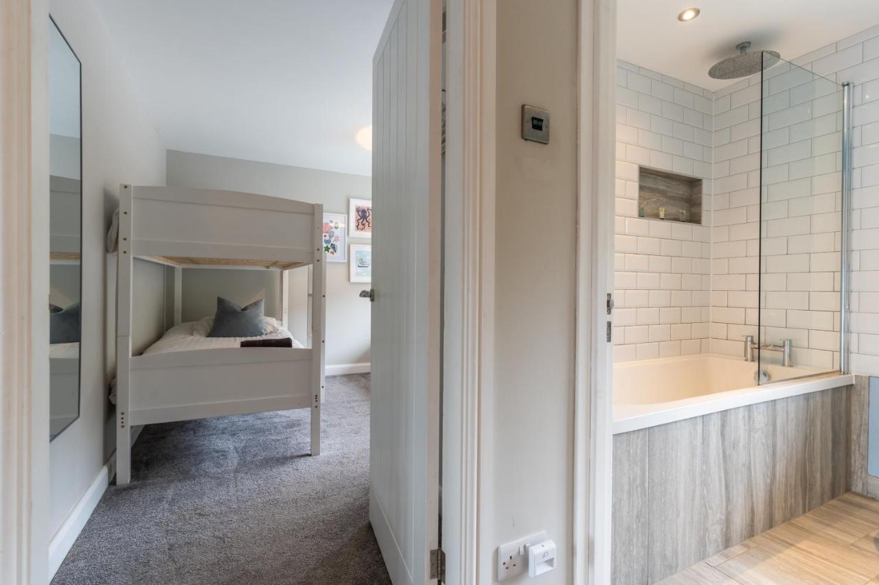 No40Barmouth-Modern,Spacious&Hot Tub Exterior photo