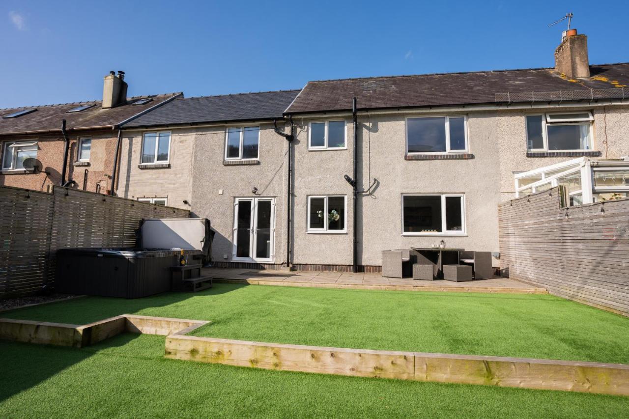 No40Barmouth-Modern,Spacious&Hot Tub Exterior photo